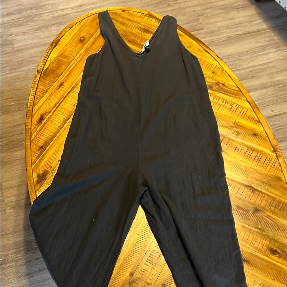 Black Sleeveless Jumpsuit